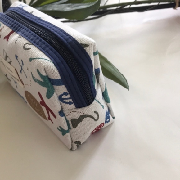Cosmetic/Travel Pouch - Picture 5 of 8